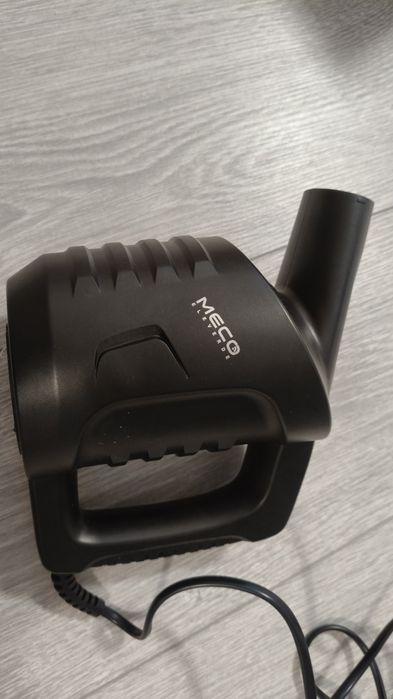 Suflantă electrică de praf