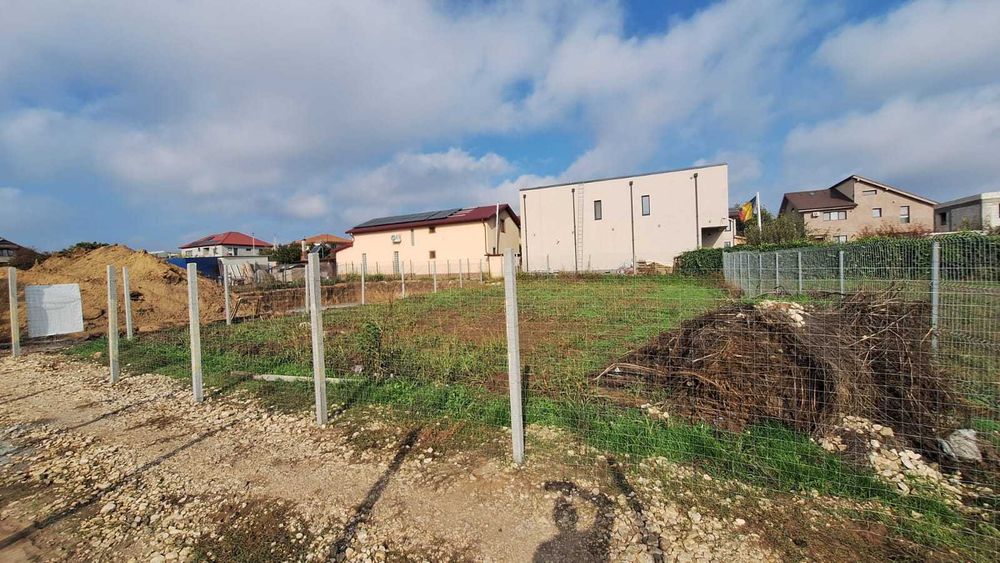 Teren de vânzare LAZU 420 m cu utilități