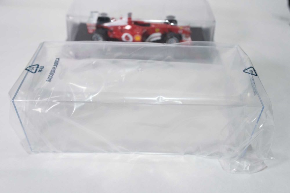 Macheta Michael  Schumacher Ferrari F2002 World Champion 2002 1:24