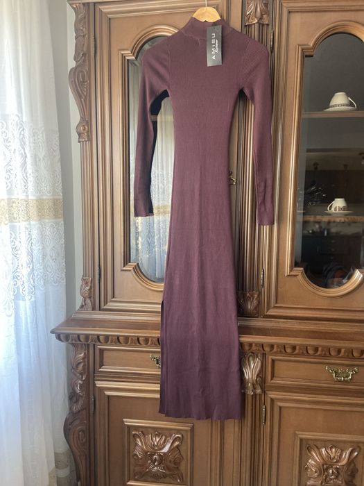 Rochie lunga.