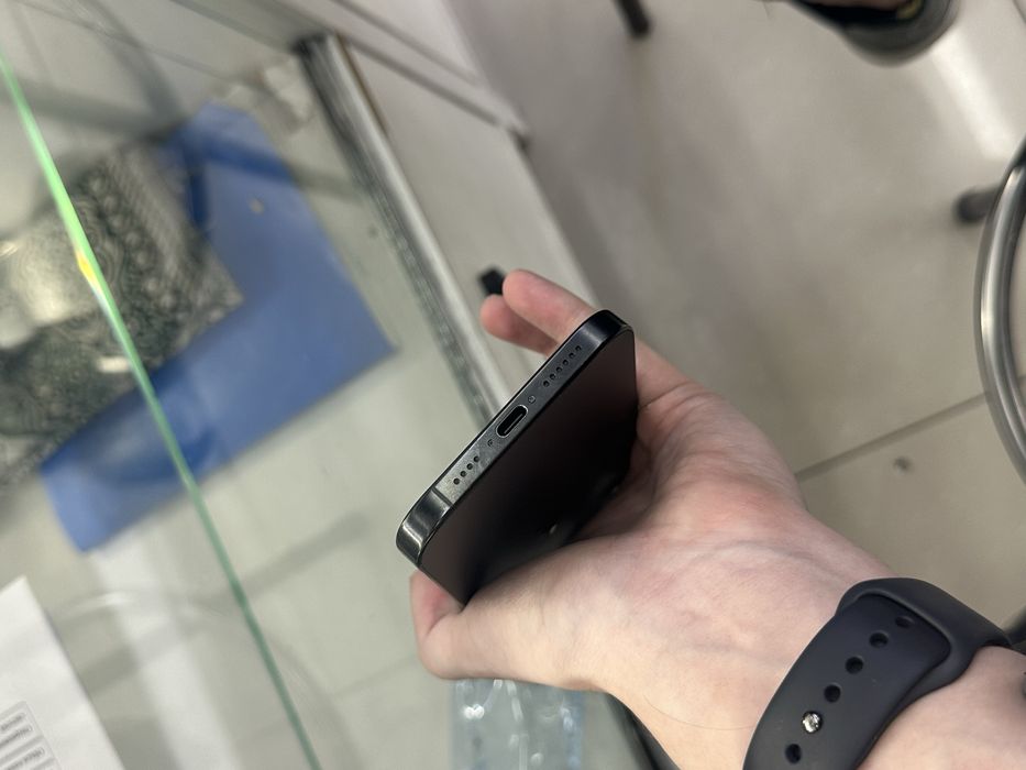 Срочно продаю iPhone 16 PRO MAX 256/92% Esim