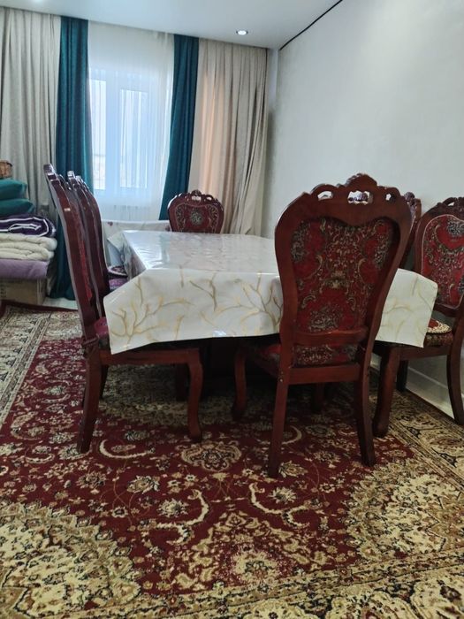 Продам стол с стульями