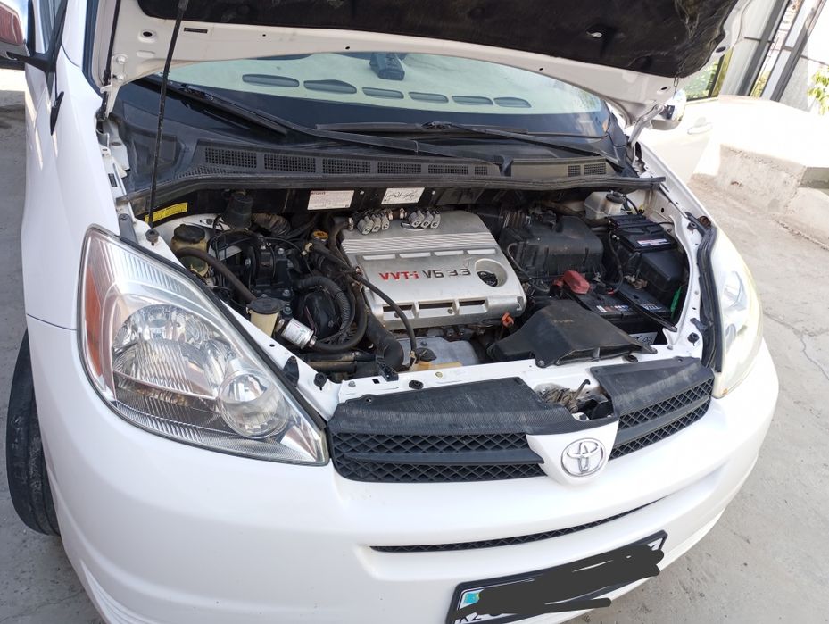 Тойота Сиенна 2004