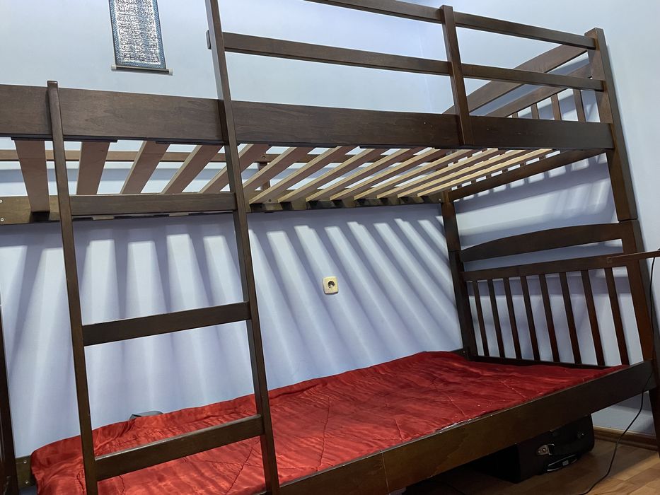 Продам двухярусный кровать