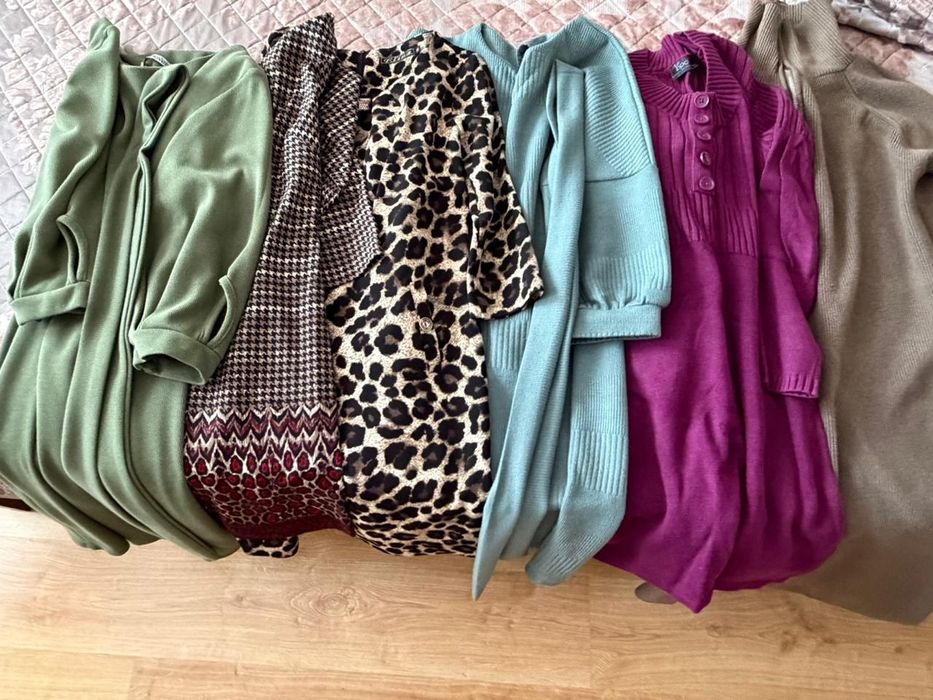 Продам женские платья