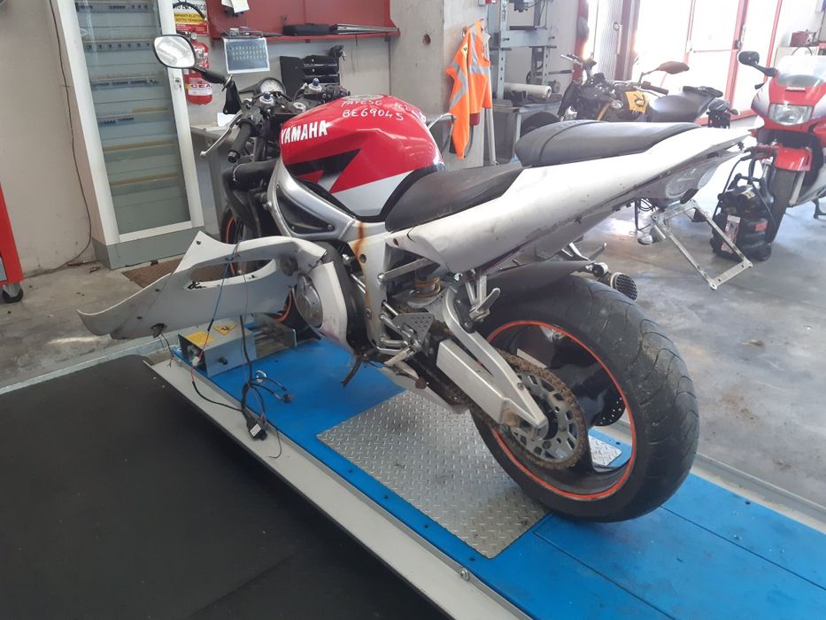 Ямаха Р6 99-04,04-05(yamaha R6)-на части