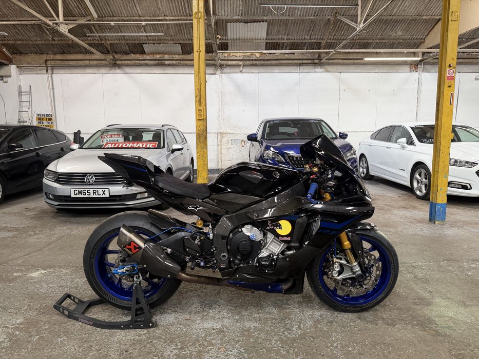 Yamaha R1M 2015 Full Carbon, Akrapovic