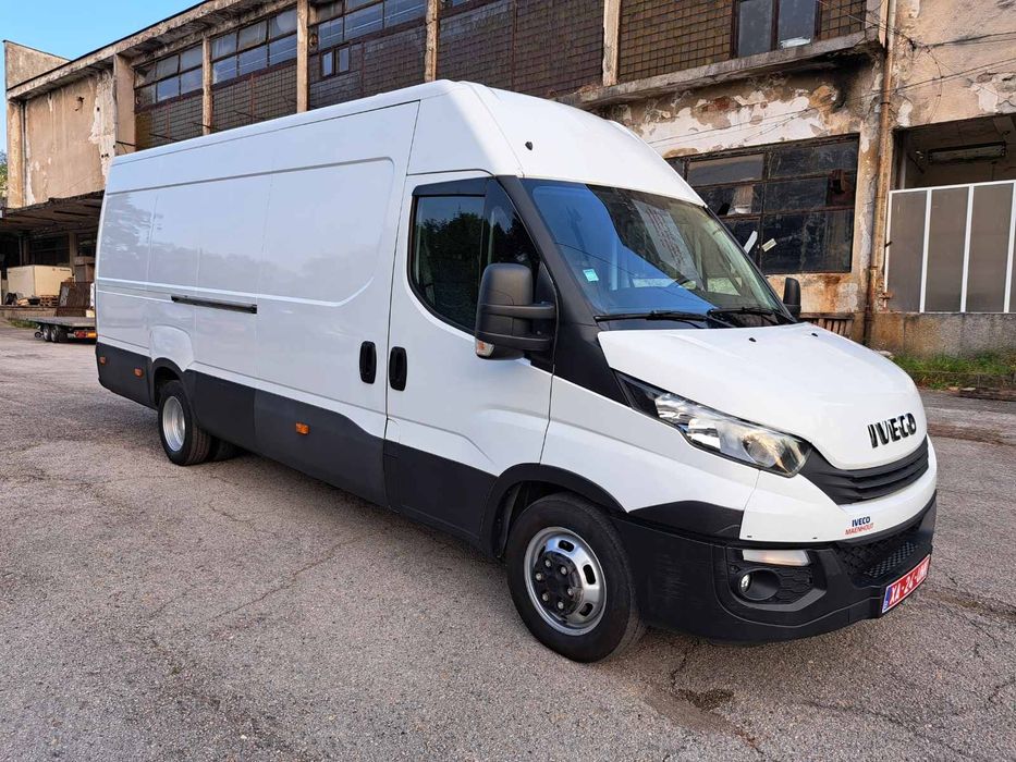 Продавам бус Iveco Daily 35-180 ХЛАДИЛЕН  2017г
