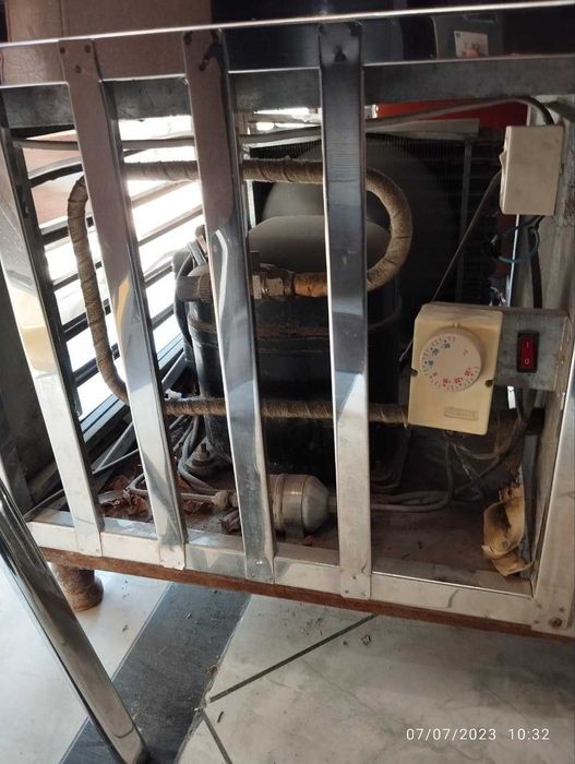 Холодильники для напитков,сладостей,колбас.