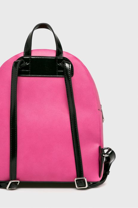 Trussardi jeans оригинална кожена раница с противопрахова торбичка