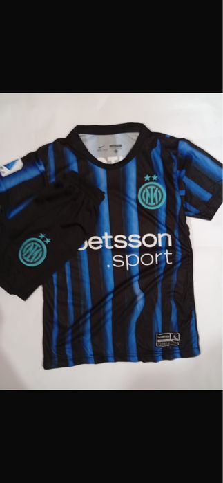 Se vând echipamente sportive