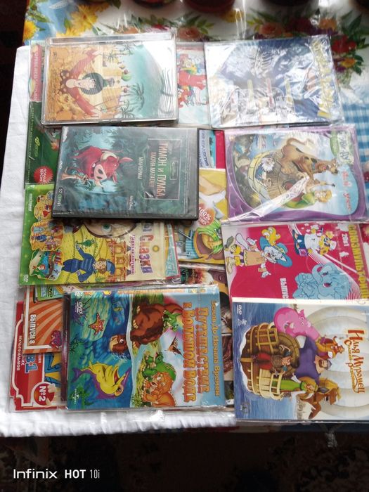 ДВД диски с советскими и зарубежными мультиками бу.
