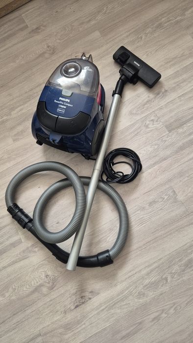 Пылесос Philips 1700W