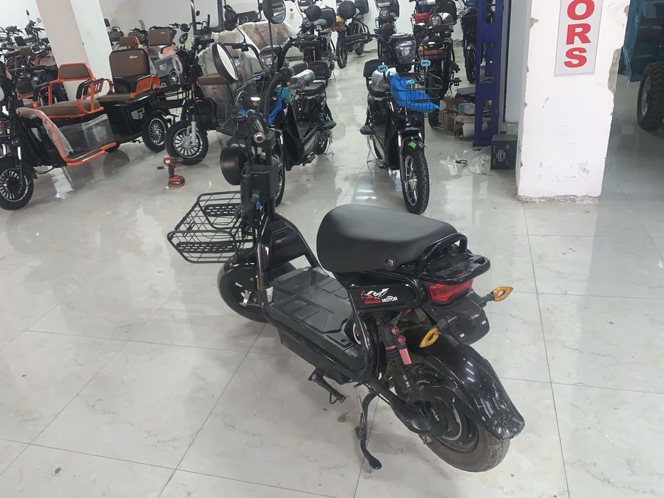 Skuter Armado motors