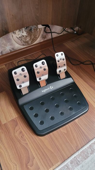Игровой руль Logitech G29 + мкпп 6 ступ.