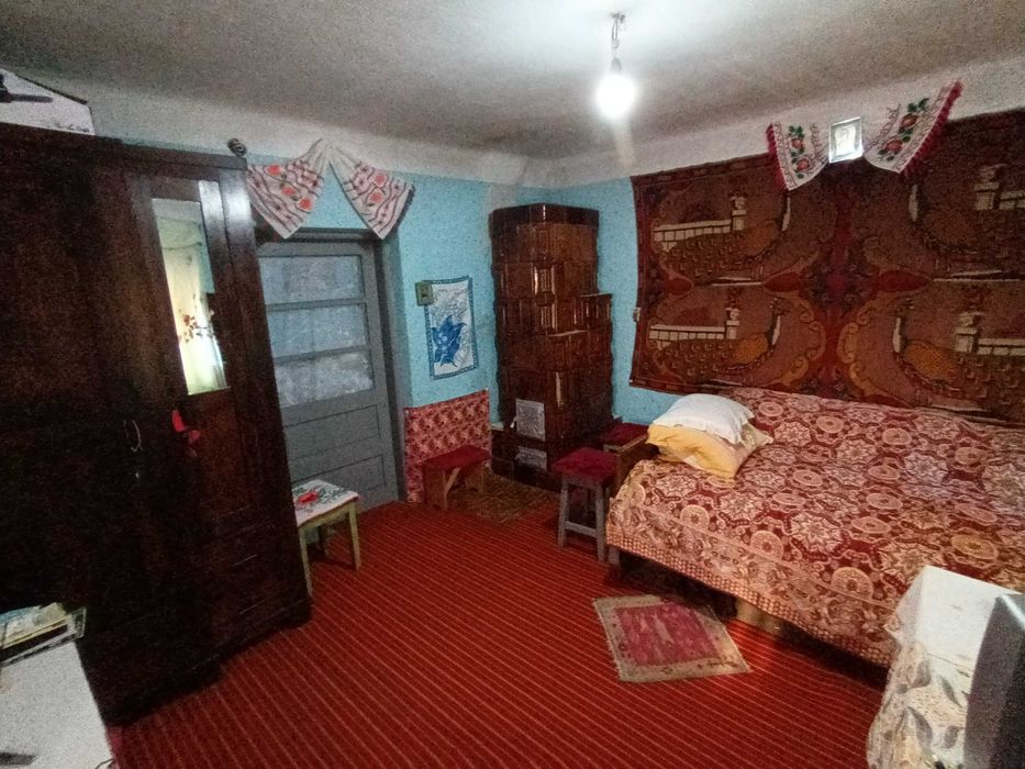 Gospodărie completă: Casă cărămidă, curte, livadă + Teren intravilan inclus