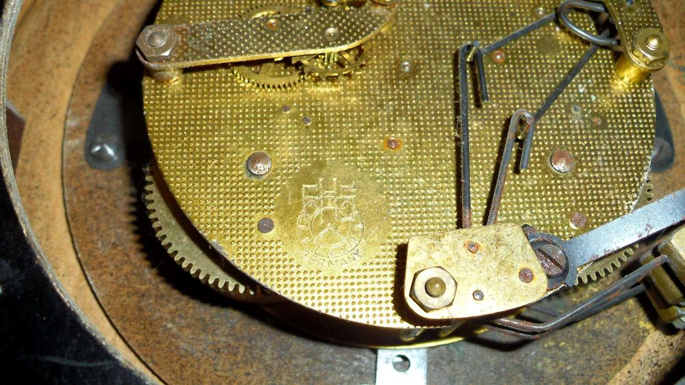 Германски  стари механични стененни  часовници - 2бр и 1бр руски