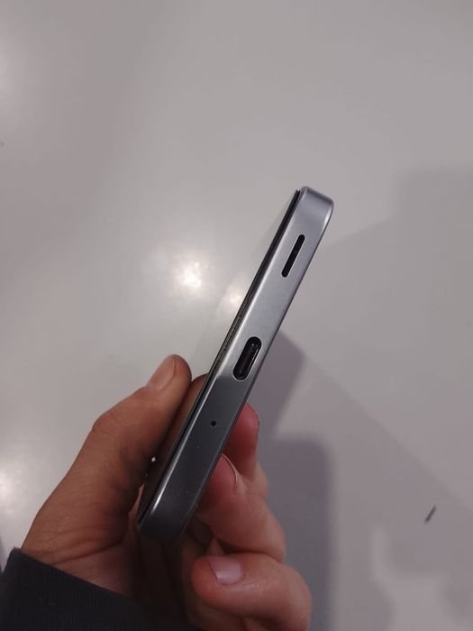 Продам телефон срочна