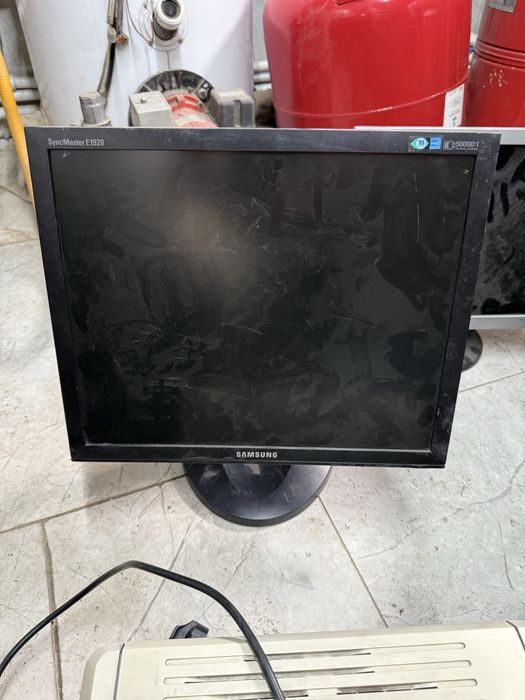 Продам процессора, мониторы, принтера! Все рабочее, лежит на складе