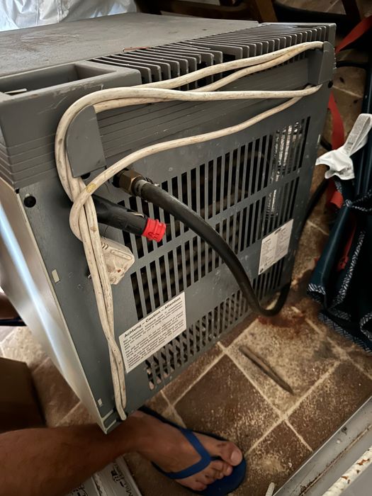 Къмпинг хладилник на 220v 12v и газ 40 литра