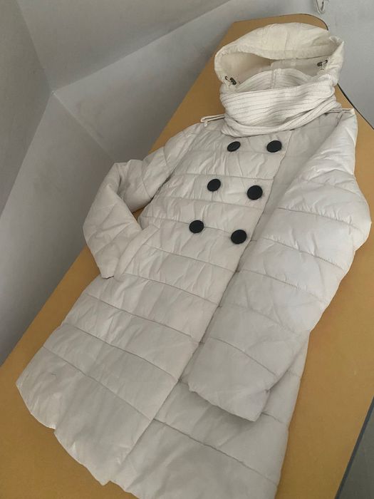 Бяло шушляково палтенце с подвижна шал- яка и качулка