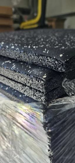 Гумена настилка/Каучукова Фитнес Плоча 100x100x2см-  Сиви пръски