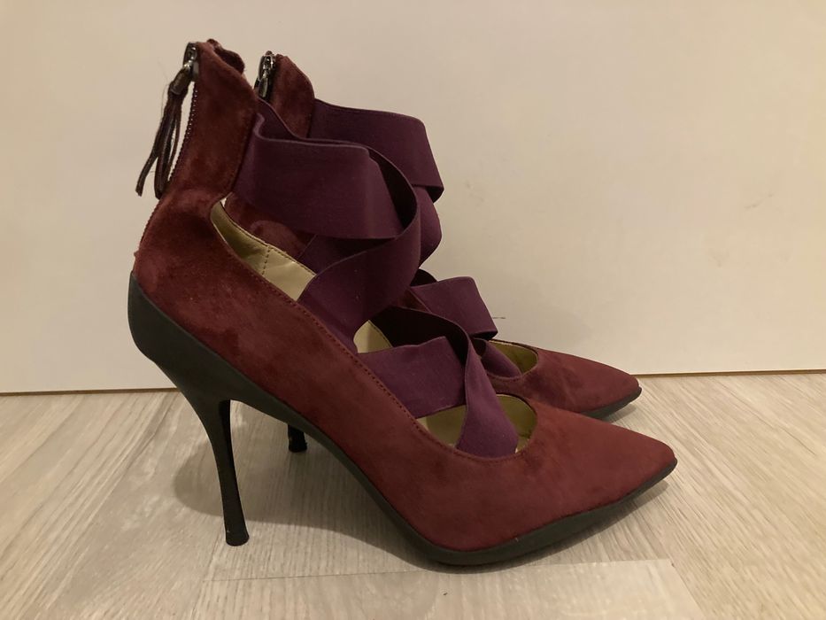 Елегантни обувки от естествен велур. Размер 38.