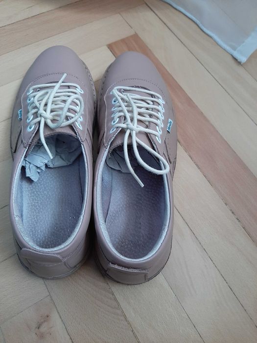 Pantofi piele naturala nr 38 - 2 perechi