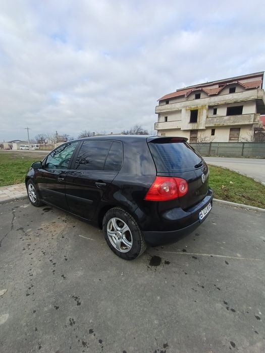 Vînd Vw golf 5 1.6 acte valabile + fiscal pe loc