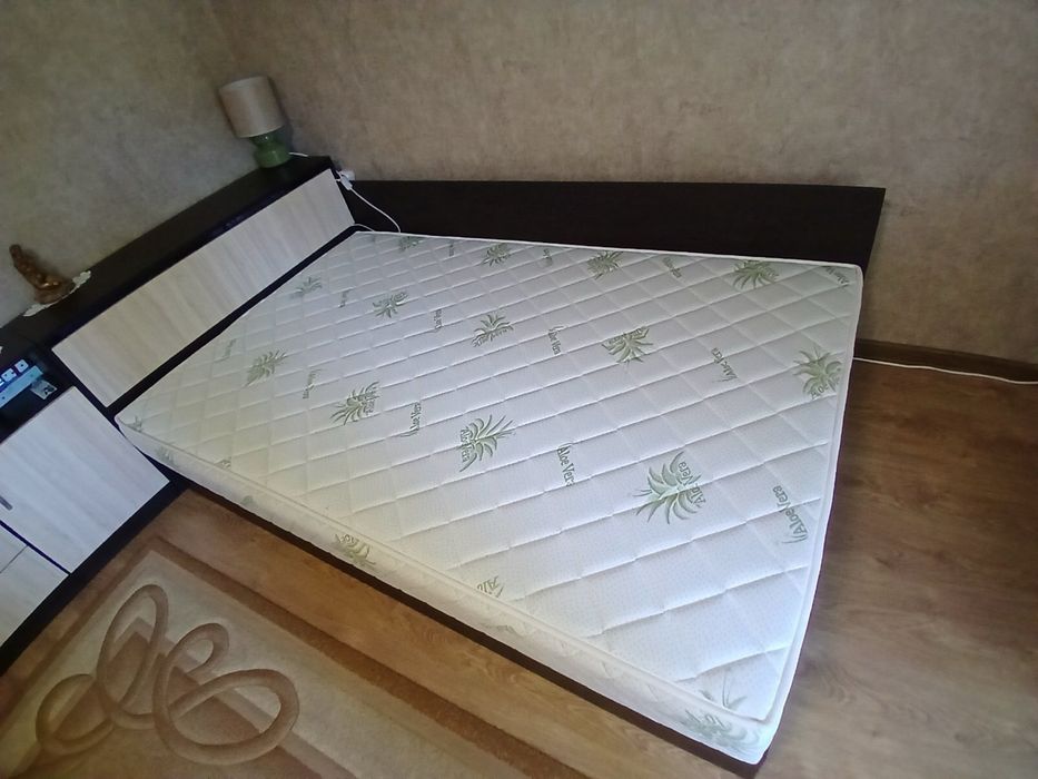Приста с включен матрак