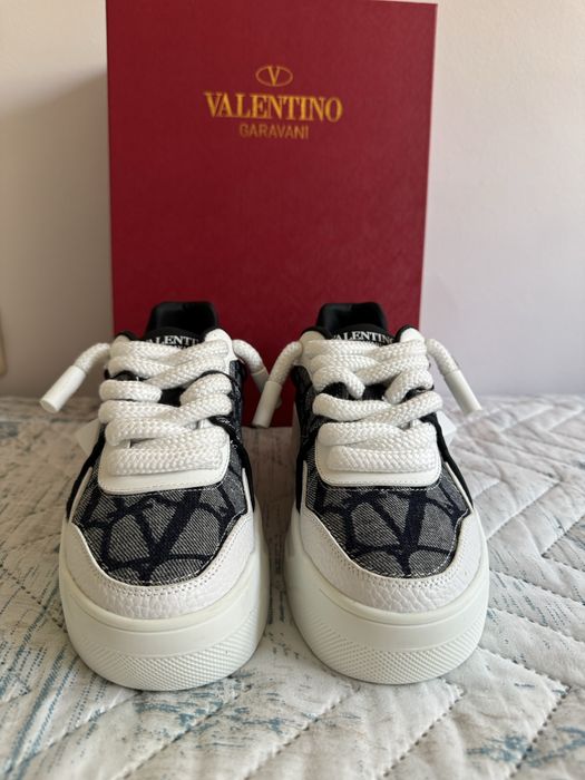 Обувки Valentino