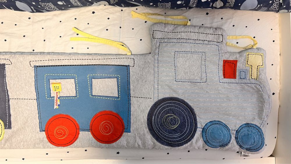 Обиколник за бебе момче Mothercare