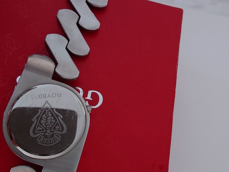 Gucci стилен часовник