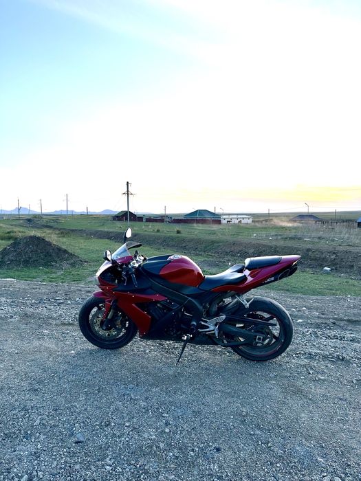 Yamaha R1 2004 года