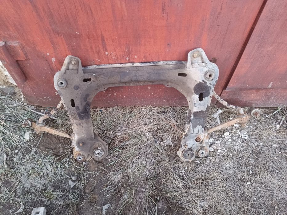 Подрамник передний Ауди 100 С3