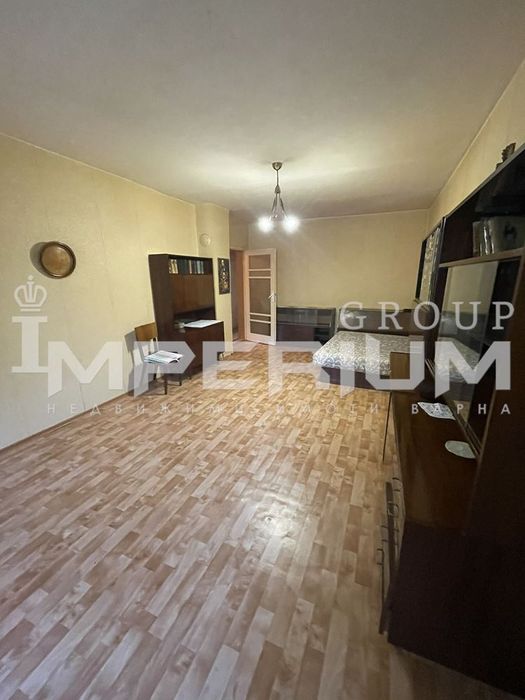Продава се Тристаен апартамент в Варна, Цветен квартал - 61 кв.м за 1722 €/кв.м - Снимка #1