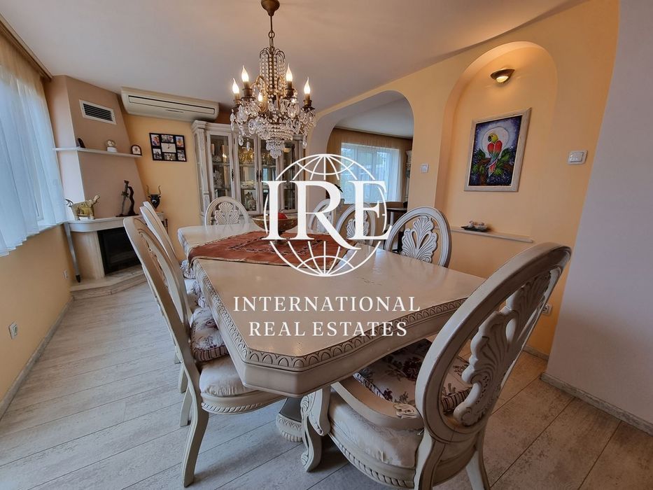 International Real Estates (IRE) представя: Забележителен дом, с басе