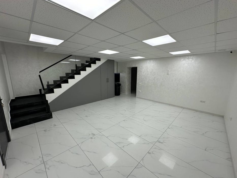 Аренда Срочно Hi-Tech Office Ц-2 Супер Центр 100+75м2 Вдоль дороги