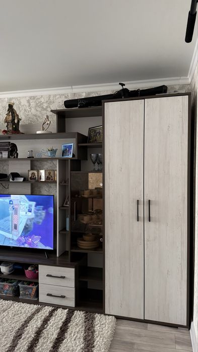 СРОЧНО продам стенку в зал