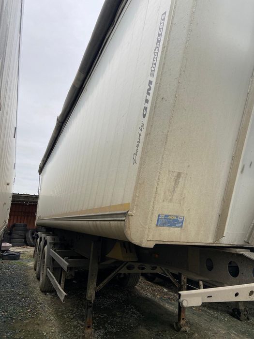 Vând semiremorci cerealele