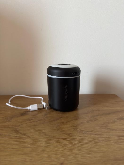 Difuzor și umidificator de aromaterapie