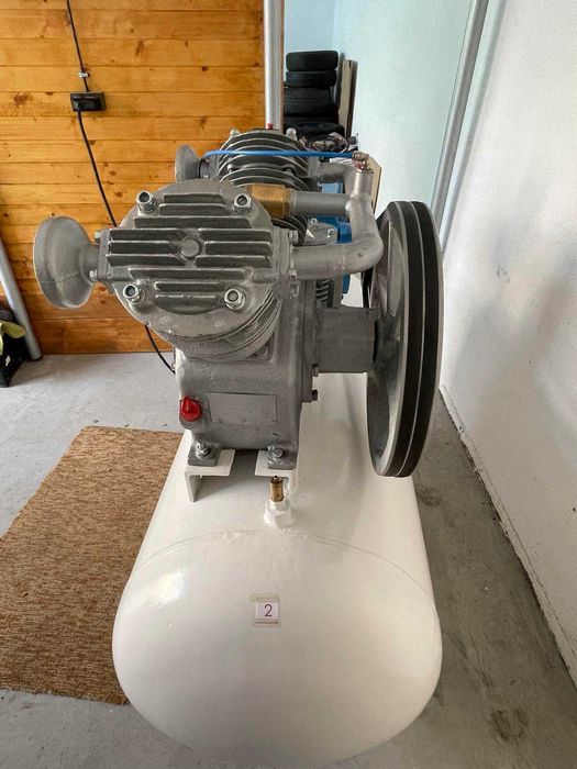 Български трифазен компресор УК 50