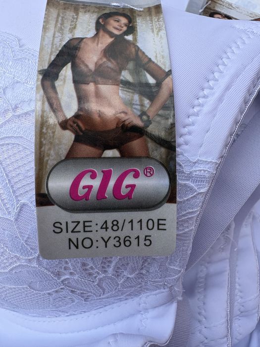 Sutiene dama cu dantela dar si simple