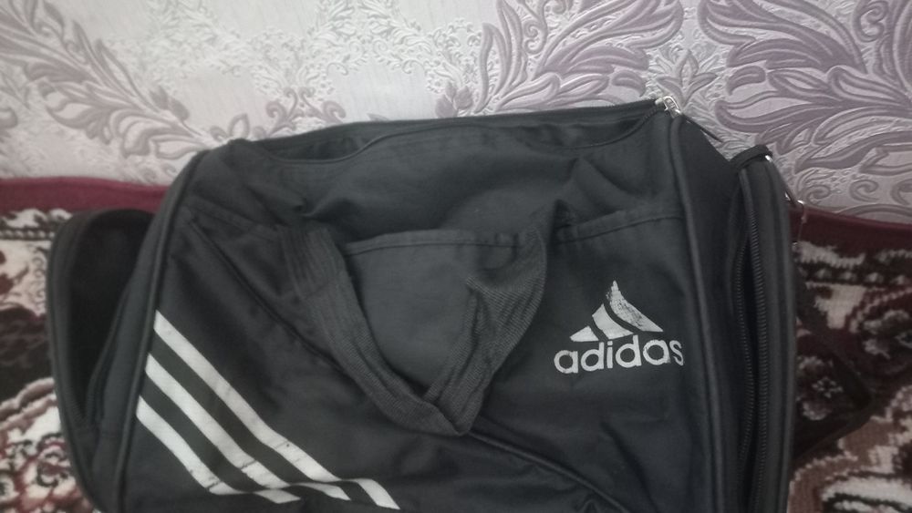 Sport sumka sotiladi