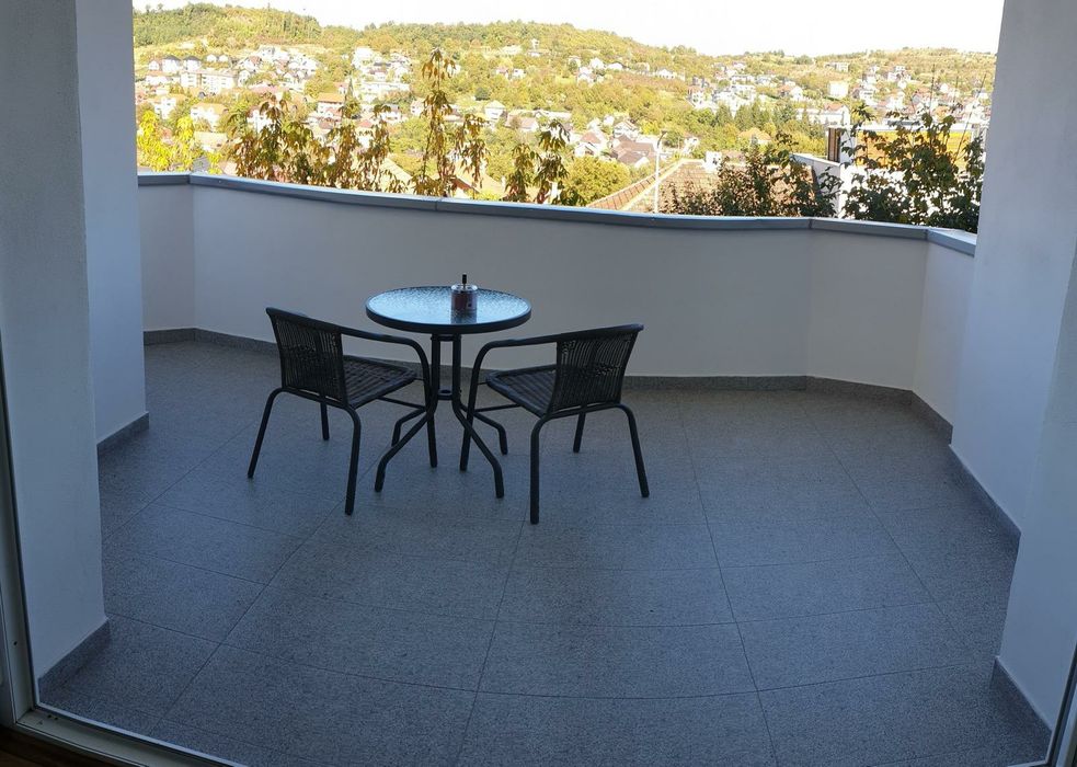 Chirie apartament, persoana fizica inchiriez apartament cu trei camere