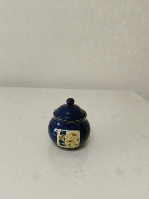 Продам дуршлаг, сахарница,стаканы
