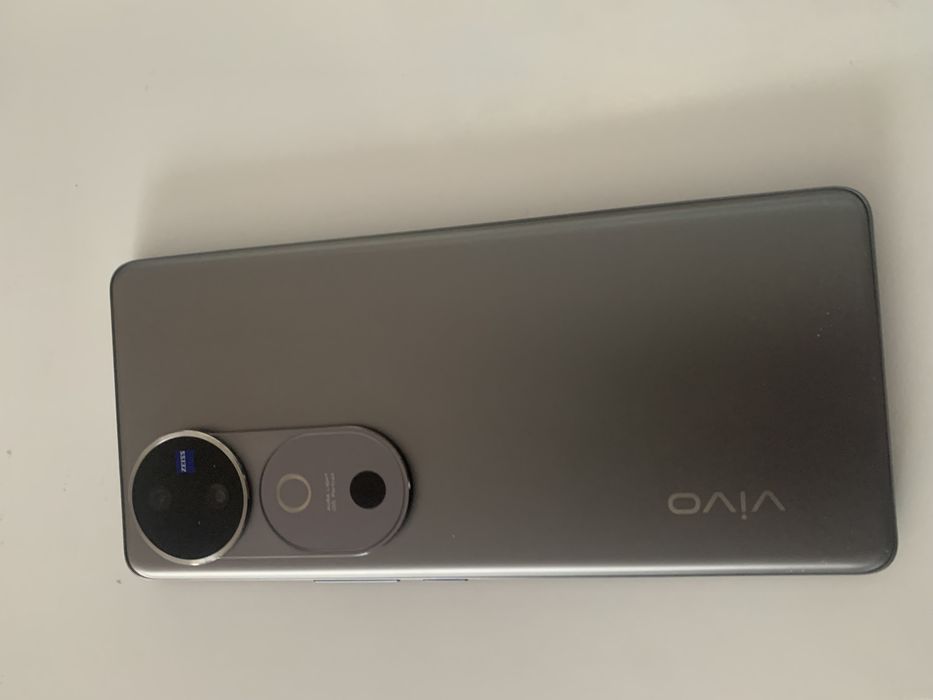 Продается телефон