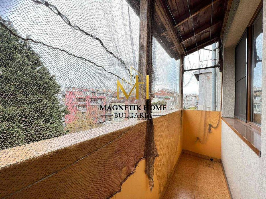 Дава се под наем Тристаен апартамент в Бургас, Възраждане - 122 кв.м за 459 € - Снимка #12