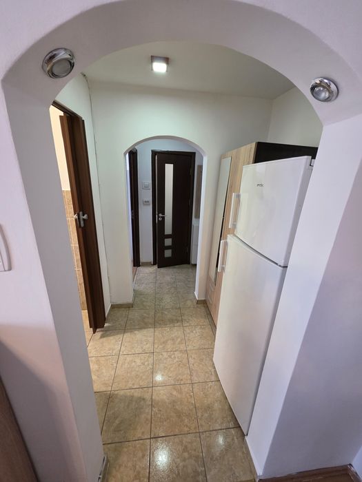 Închiriez ap. 2 camere  Lujerului