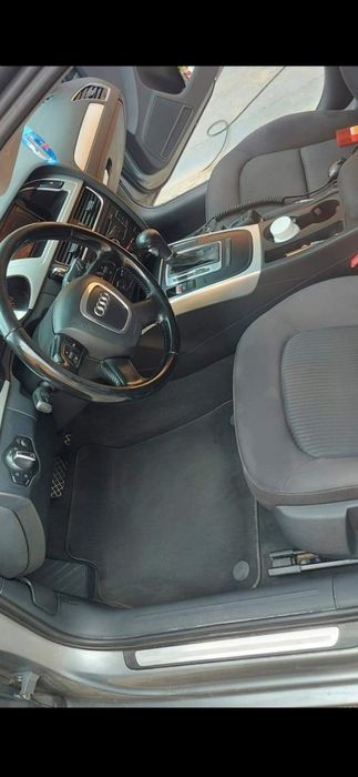 Vând Audi A4 2.0 Diesel ,Automat 8+1 An 2010 toate schimburile făcute recent, primul propietar in romania! Tel 07******09 !